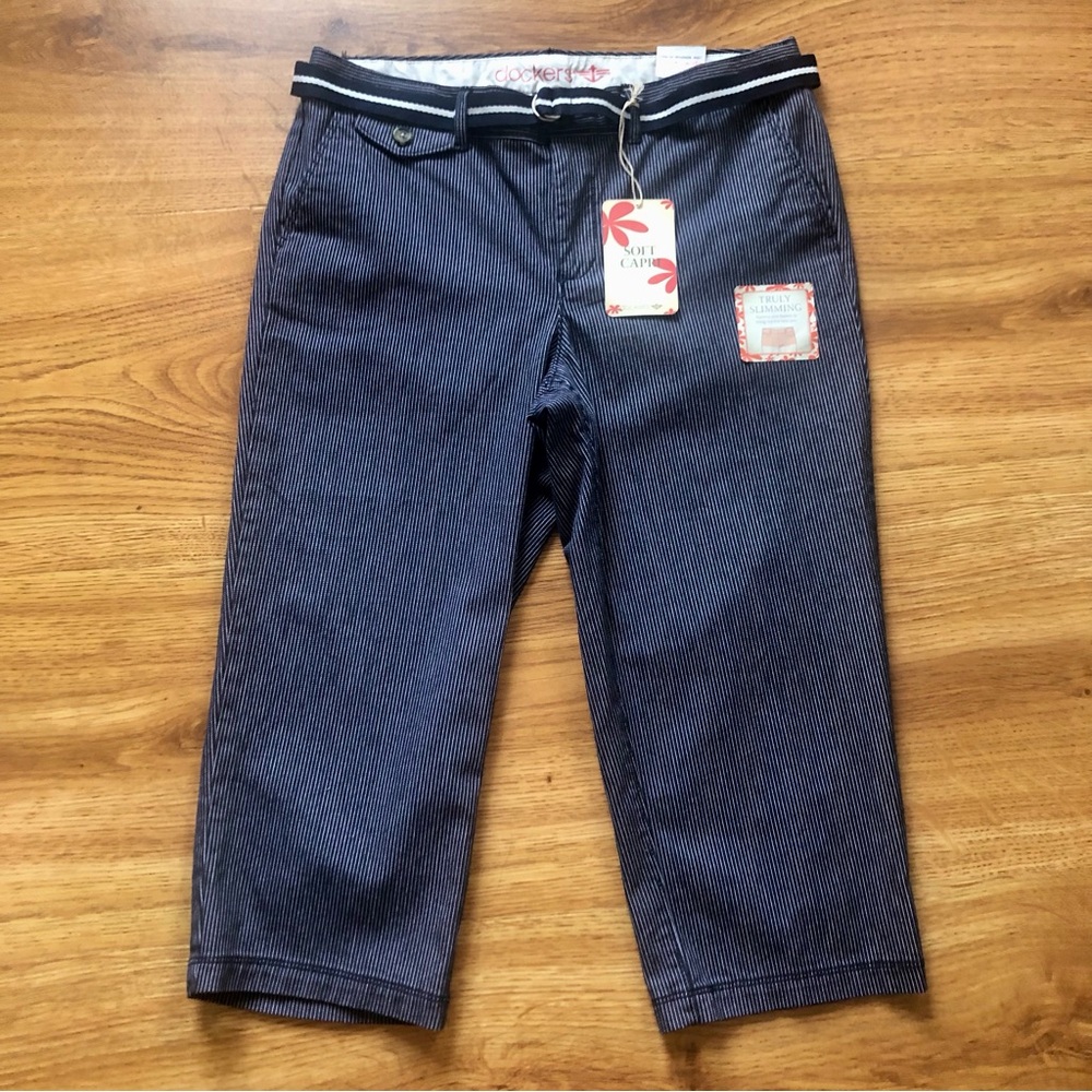 Dockers Navy White Capris 8 NWT